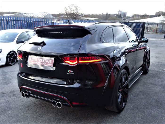 Jaguar F-pace 3.0d V6 S AWD 300 PS AP-GTS WIDEBODY ASV PAN ROOF MASSIVE SPECIFICATION BLACK DIAMOND PACK Estate Diesel Black