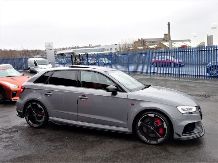 Audi RS3 2.5 Quattro 5dr S Tronic NARDO GREY HUGH SPEC PAN ROOF RED STITCHED BUCKET LEATHER SPORTS EXHAUSTS Hatchback Petrol Grey