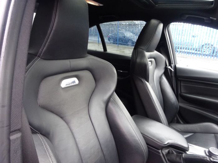 BMW M3 3.0 M3 4dr DCT HUGH SPEC HEADS UP DISPLAY SUNROOF REVERSE CAMERA Saloon Petrol Blue