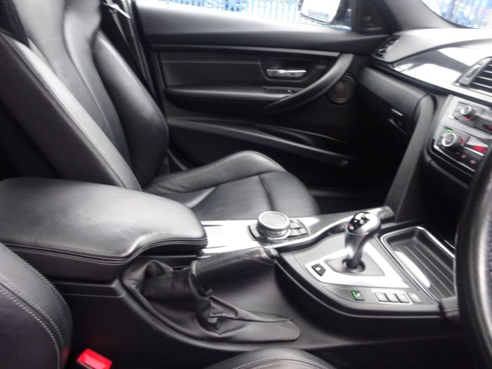 BMW M3 3.0 M3 4dr DCT HUGH SPEC HEADS UP DISPLAY SUNROOF REVERSE CAMERA Saloon Petrol Blue
