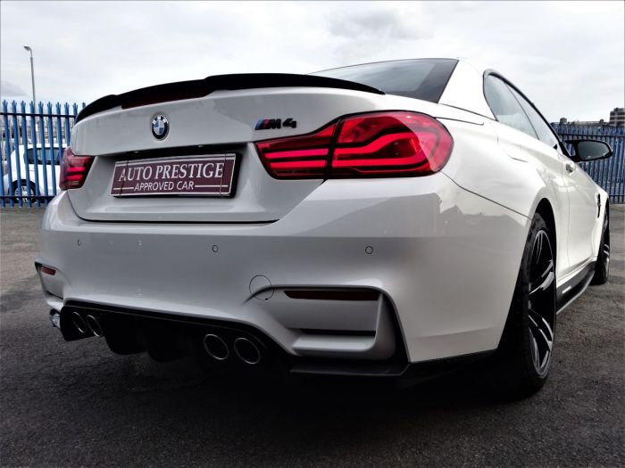 BMW M4 3.0 2dr DCT M4 GTS PACK LOW MILEAGE CARBON M PERFORMANCE PACKAGE FBMWSH Convertible Petrol White