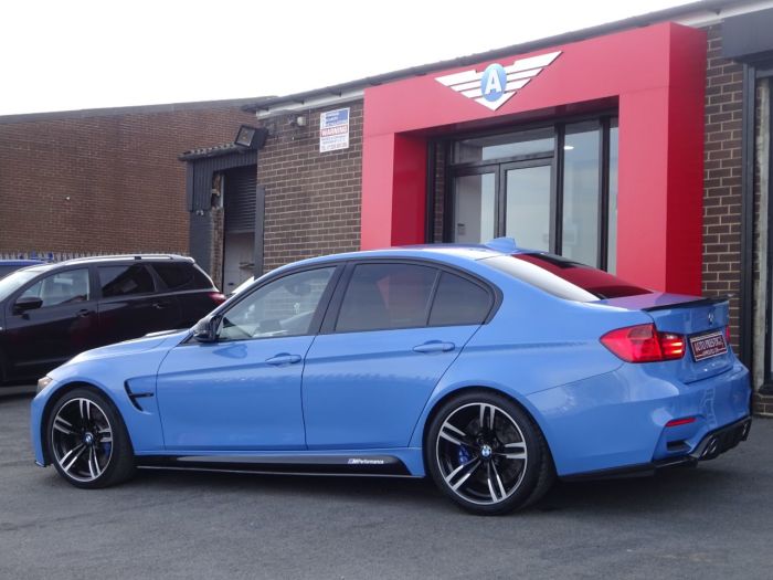 BMW M3 3.0 M3 4dr DCT HUGH SPEC HEADS UP DISPLAY SUNROOF REVERSE CAMERA Saloon Petrol Blue