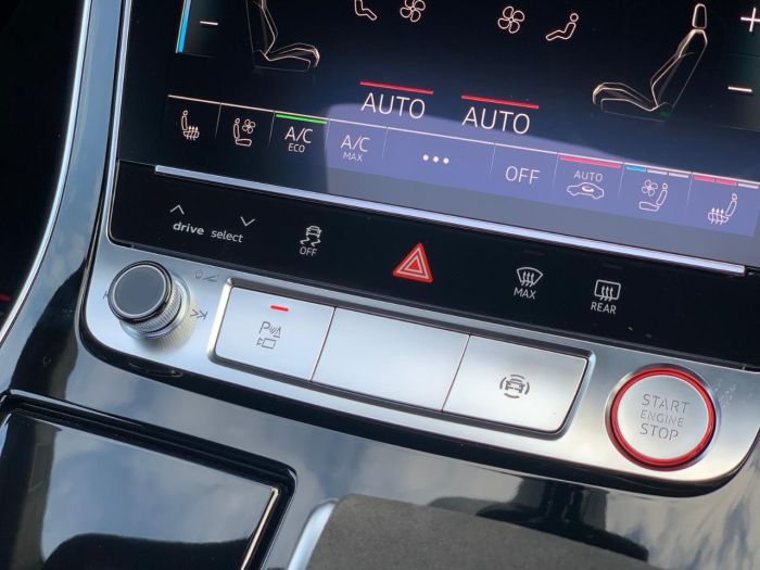 Audi Rs Q8 4.0 RS Q8 TFSI Quattro Vorsprung 5dr Tiptronic RED STITCHED LEATHER AS NEW... Estate Petrol Black