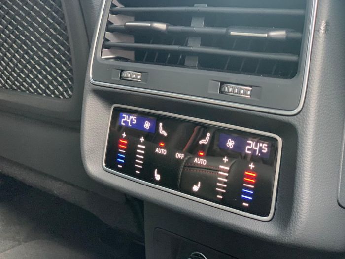 Audi Rs Q8 4.0 RS Q8 TFSI Quattro Vorsprung 5dr Tiptronic RED STITCHED LEATHER AS NEW... Estate Petrol Black