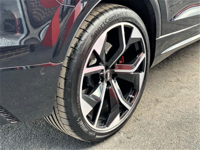 Audi Rs Q8 4.0 RS Q8 TFSI Quattro Vorsprung 5dr Tiptronic RED STITCHED LEATHER AS NEW... Estate Petrol Black