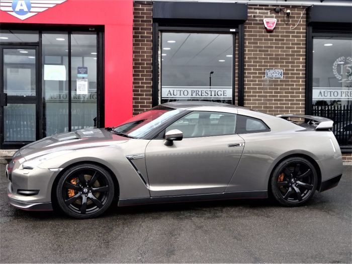 Nissan GT-R 3.8 GT-R PREMIUM EDITION S-A STANDARD CAR LOW OWNERS 60 REG GARAGED CAR Coupe Petrol Silver