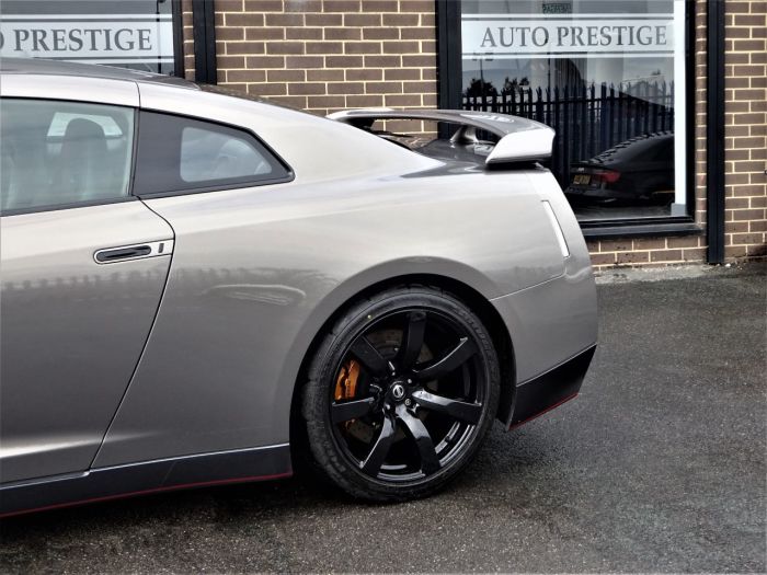 Nissan GT-R 3.8 GT-R PREMIUM EDITION S-A STANDARD CAR LOW OWNERS 60 REG GARAGED CAR Coupe Petrol Silver
