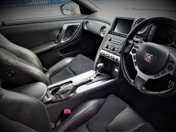 Nissan GT-R 3.8 GT-R PREMIUM EDITION S-A STANDARD CAR LOW OWNERS 60 REG GARAGED CAR Coupe Petrol Silver