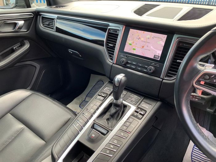 Porsche Macan 3.0 S Diesel 5dr PDK Estate Diesel Black