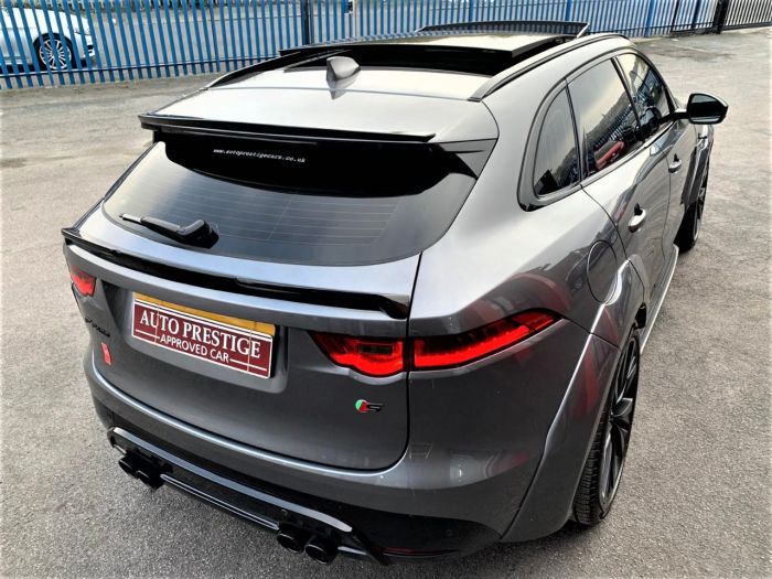 Jaguar F-pace 3.0d V6 S 5dr Auto AWD GTS UPGRADES PANROOF REAR ENTERTAINMENT Estate Diesel Grey