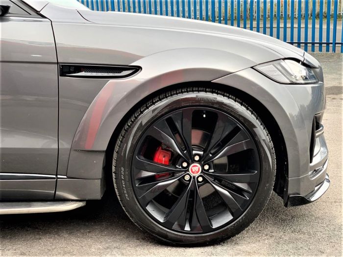 Jaguar F-pace 3.0d V6 S 5dr Auto AWD GTS UPGRADES PANROOF REAR ENTERTAINMENT Estate Diesel Grey