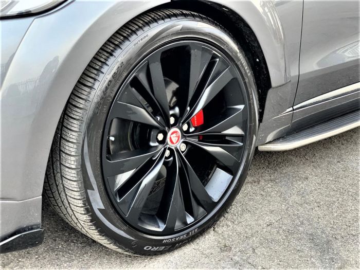Jaguar F-pace 3.0d V6 S 5dr Auto AWD GTS UPGRADES PANROOF REAR ENTERTAINMENT Estate Diesel Grey