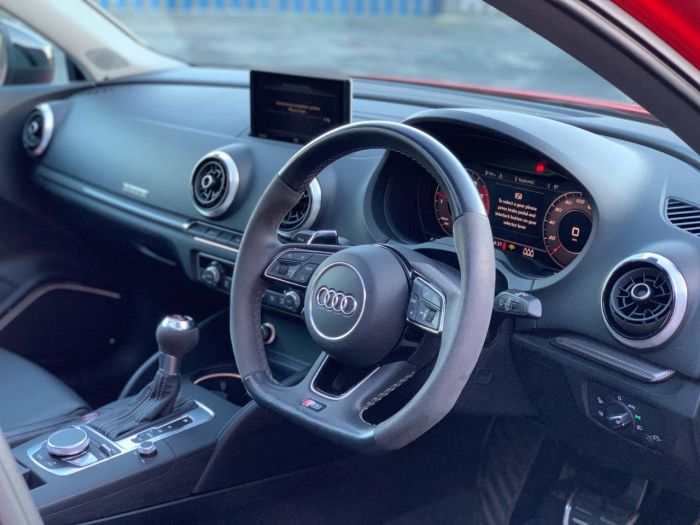 Audi RS3 2.5 TFSI RS 3 Quattro 4dr S Tronic HIGH SPEC BEST COLOUR COMBINATION Saloon Petrol Red