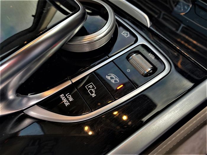 Mercedes-Benz G Class 4.0 G63 5dr 9G-Tronic AS NEW BLACK HUGE SPECIFICATION Estate Petrol Black