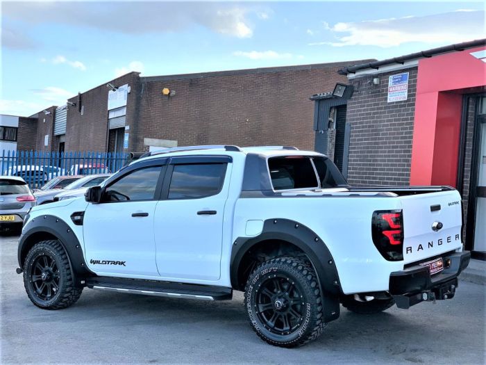Ford Ranger Pick Up Double Cab Wildtrak 3.2 TDCi 200 Auto HUGE UPGRADES NO VAT BESPOKE Pick Up Diesel White