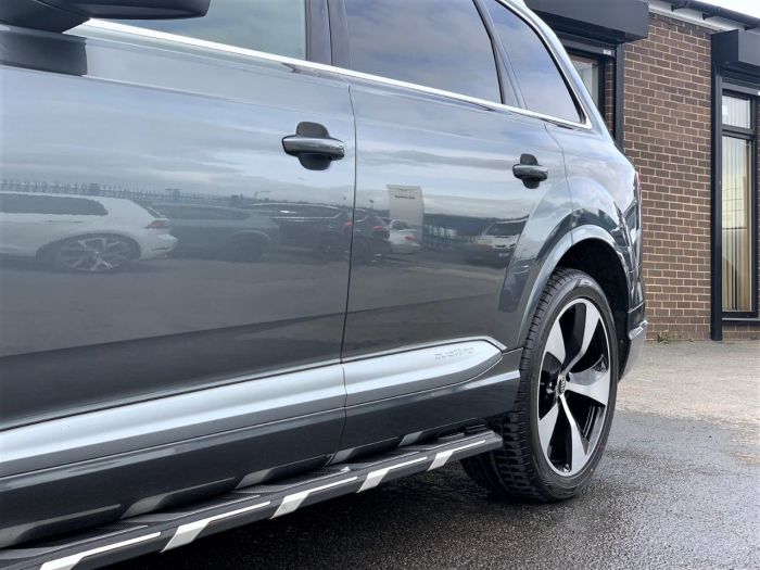 Audi Q7 3.0 TDI 218 Quattro S Line 5dr Tip Auto Estate Diesel Grey