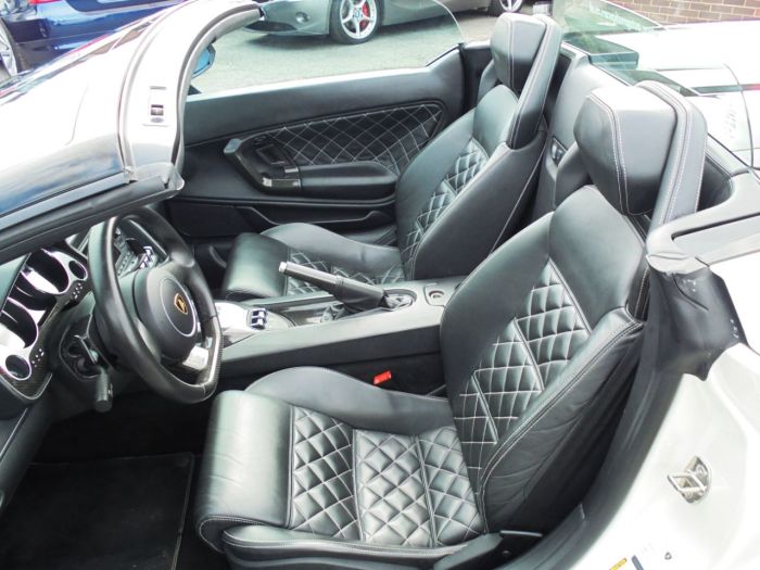 Lamborghini Gallardo 5.2 LP 560-4 SPIDER FACELIFT MODEL WITH PERFORMANTE SPECIFICATION Convertible Petrol Pearl White