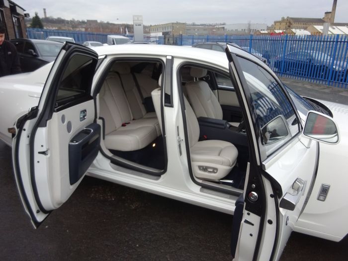Rolls Royce Ghost 6.6 II 4dr Auto 5 YEAR SERVICE PLAN 4 YEAR WARRANTY AS NEW Saloon Petrol White