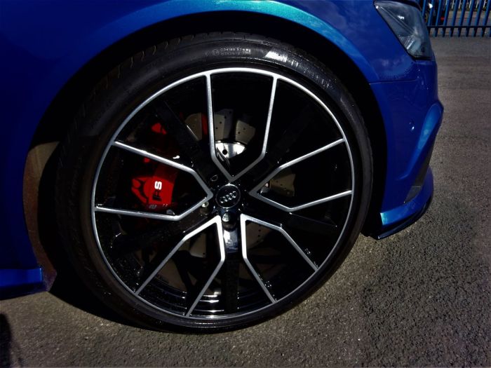 Audi RS6 4.0T FSI Quattro Performance 5dr Tip Auto 2018 MODEL AS BRAND NEW MASSIVE SPEC CARBON PACK PAN ROOF Estate Petrol Blue