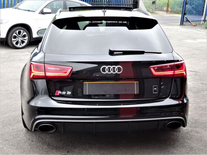 Audi RS6 4.0T FSI Quattro RS 6 Performance 5dr Tip Auto CRYSTAL BLACK BRAND NEW 120 MILES ONLY 67 REG 2018 Estate Petrol Black