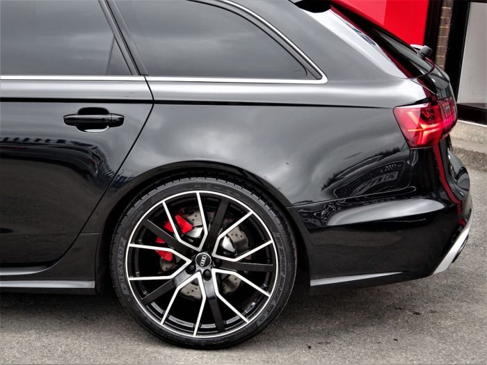 Audi RS6 4.0T FSI Quattro RS 6 Performance 5dr Tip Auto CRYSTAL BLACK BRAND NEW 120 MILES ONLY 67 REG 2018 Estate Petrol Black