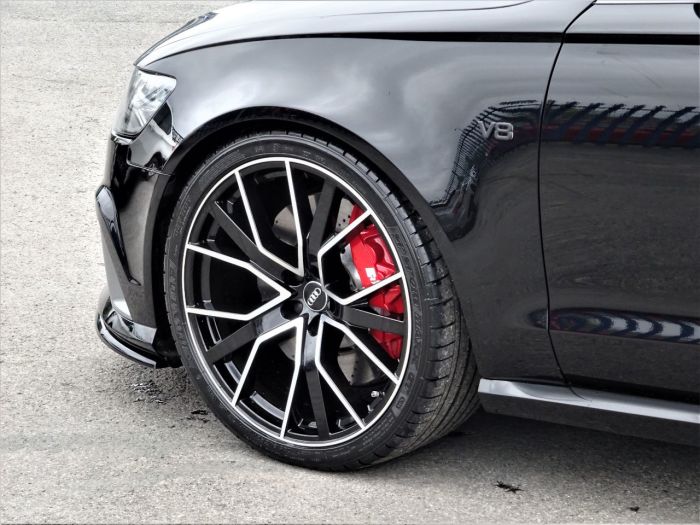 Audi RS6 4.0T FSI Quattro RS 6 Performance 5dr Tip Auto CRYSTAL BLACK BRAND NEW 120 MILES ONLY 67 REG 2018 Estate Petrol Black