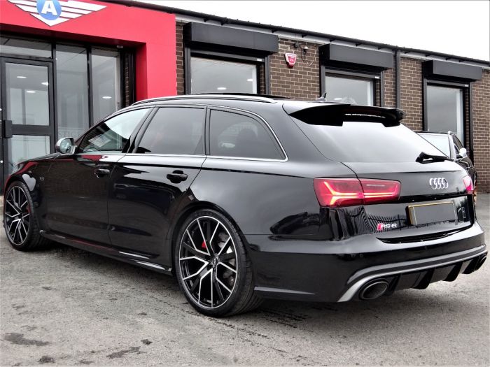 Audi RS6 4.0T FSI Quattro RS 6 Performance 5dr Tip Auto CRYSTAL BLACK BRAND NEW 120 MILES ONLY 67 REG 2018 Estate Petrol Black