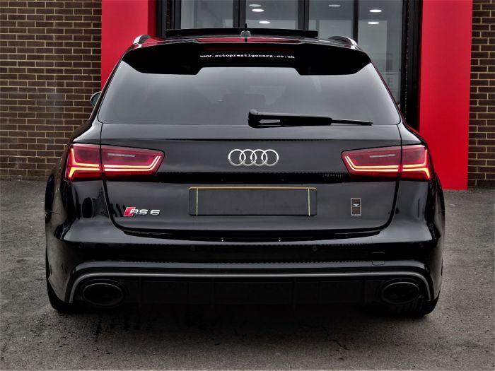 Audi RS6 4.0T FSI Quattro RS 6 Performance 5dr Tip Auto CRYSTAL BLACK BRAND NEW 120 MILES ONLY 67 REG 2018 Estate Petrol Black
