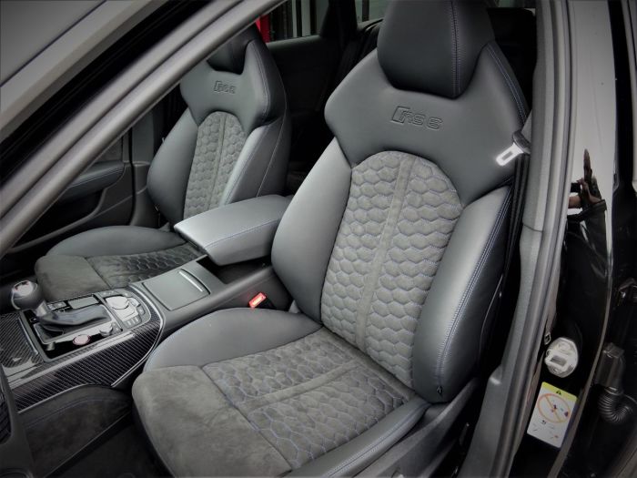 Audi RS6 4.0T FSI Quattro RS 6 Performance 5dr Tip Auto CRYSTAL BLACK BRAND NEW 120 MILES ONLY 67 REG 2018 Estate Petrol Black