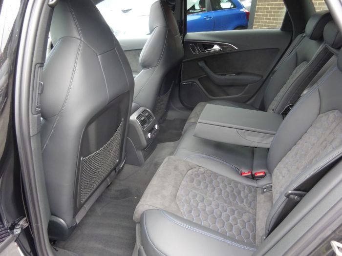 Audi RS6 4.0T FSI Quattro RS 6 Performance 5dr Tip Auto CRYSTAL BLACK BRAND NEW 120 MILES ONLY 67 REG 2018 Estate Petrol Black