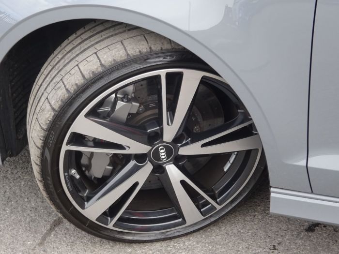 Audi RS3 2.5 TFSI Quattro S Tronic SALOON MASSIVE SPEC NARDO GREY 67 DESIGN PACK CERAMIC BRAKES Saloon Petrol Grey
