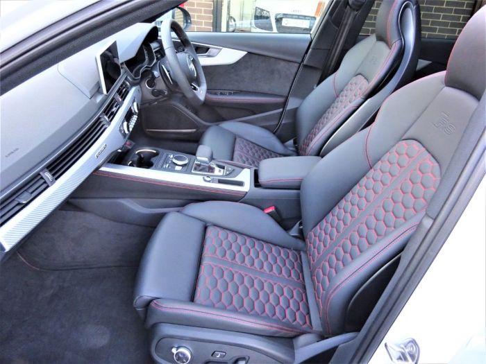 Audi RS4 Avant 2.9 QUATTRO MASSIVE SPEC PEARL WHITE PAN ROOF VATQ Four Wheel Drive Petrol Pearl White