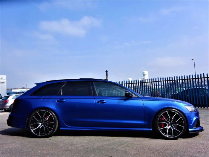 Audi RS6 4.0T FSI Quattro Performance AKRAPOVIC MASSIVE SPEC 67 REG LOW MILEAGE OVER 10K EXTRAS Estate Petrol Sepang Blue Pearl Effect