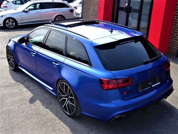 Audi RS6 4.0T FSI Quattro Performance AKRAPOVIC MASSIVE SPEC 67 REG LOW MILEAGE OVER 10K EXTRAS Estate Petrol Sepang Blue Pearl Effect