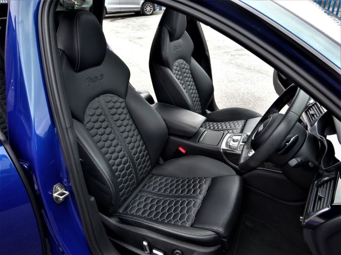 Audi RS6 4.0T FSI Quattro Performance AKRAPOVIC MASSIVE SPEC 67 REG LOW MILEAGE OVER 10K EXTRAS Estate Petrol Sepang Blue Pearl Effect