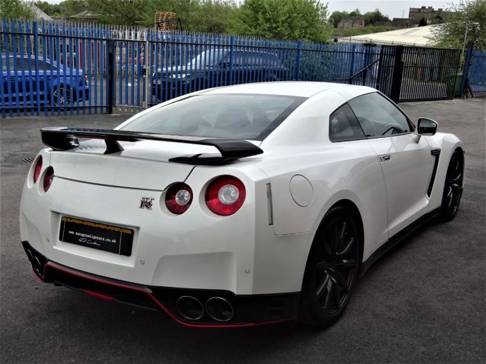 Nissan GT-R 3.8 NISMO STYLING DIAMOND WHITE RECARO EDITION CARBON FIBRE UPGRADES 650 BHP BY AC SPEEDTECH Coupe Petrol White