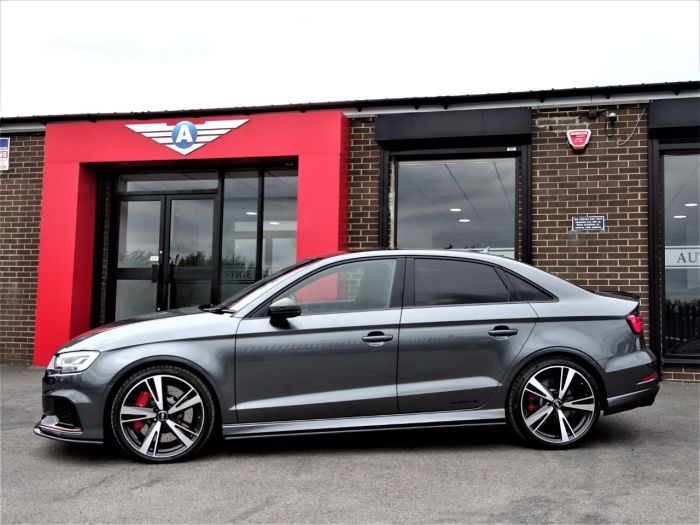 Audi RS3 2.5 TFSI RS 3 Quattro 4dr S Tronic WITH EXTRAS 68 REG AS NEW LOW MILEAGE CARBON AERO PACK Saloon Petrol Daytona Grey Pearl Effect