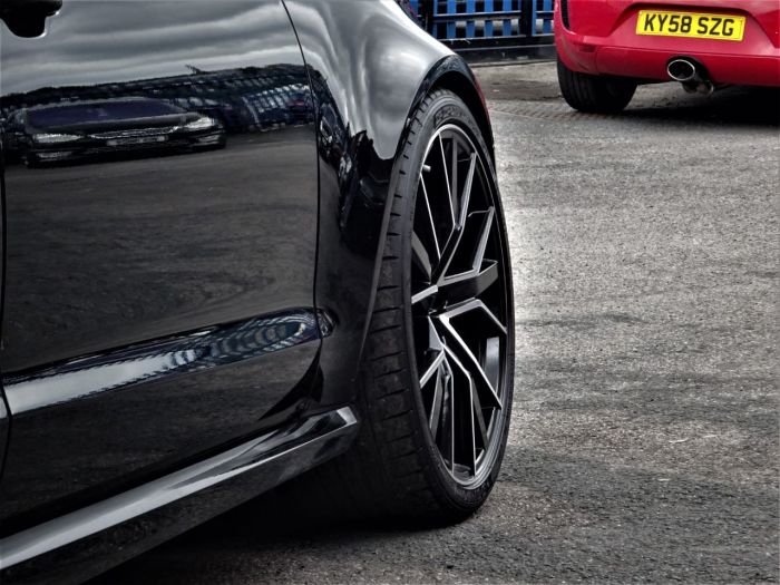 Audi RS6 4.0T FSI Quattro RS 6 Performance 5dr Tip Auto MYTHOS BLACK HUGH SPEC 1 OWNER Estate Petrol Black