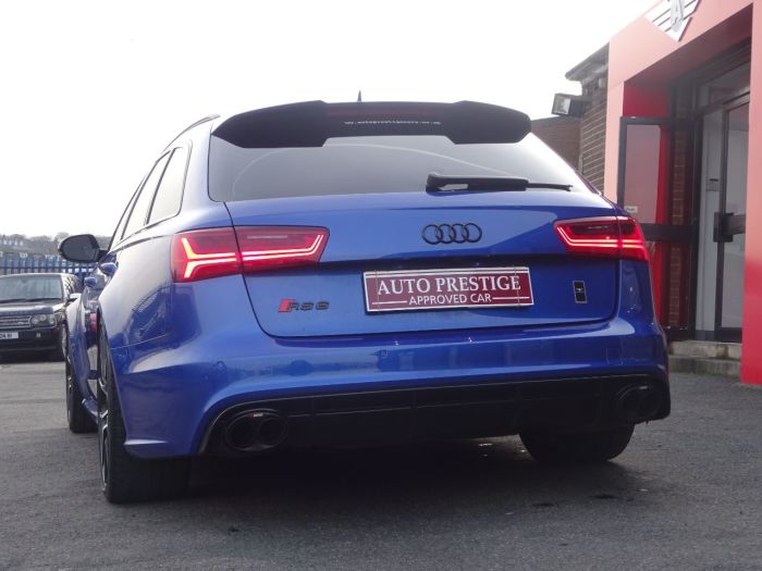 Audi RS6 4.0T FSI Quattro Performance AKRAPOVIC MASSIVE SPEC 67 REG LOW MILEAGE OVER 10K EXTRAS Estate Petrol Sepang Blue Pearl Effect