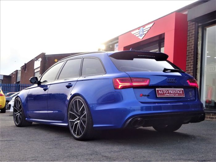 Audi RS6 4.0T FSI Quattro Performance AKRAPOVIC MASSIVE SPEC 67 REG LOW MILEAGE OVER 10K EXTRAS Estate Petrol Sepang Blue Pearl Effect