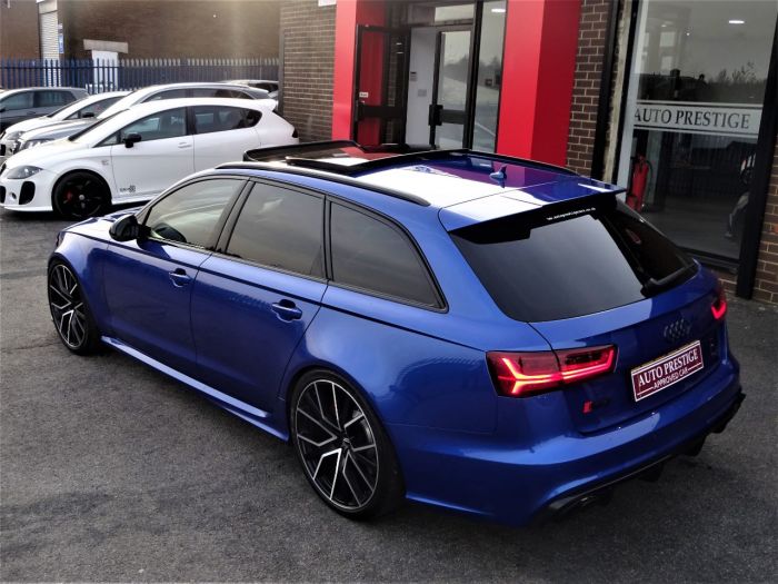 Audi RS6 4.0T FSI Quattro Performance AKRAPOVIC MASSIVE SPEC 67 REG LOW MILEAGE OVER 10K EXTRAS Estate Petrol Sepang Blue Pearl Effect