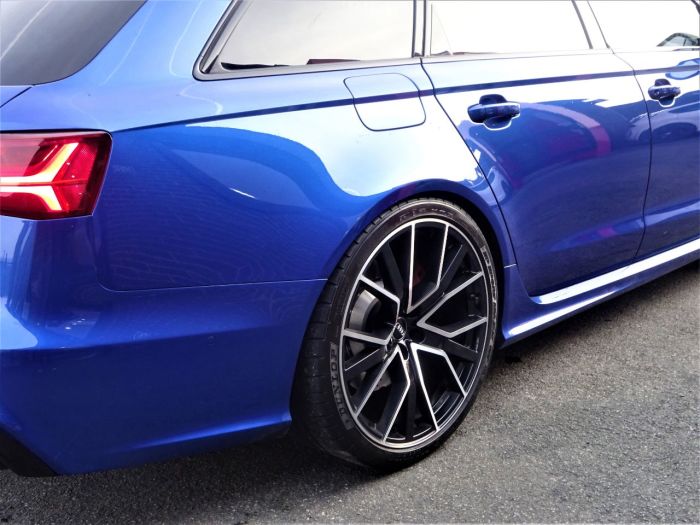 Audi RS6 4.0T FSI Quattro Performance AKRAPOVIC MASSIVE SPEC 67 REG LOW MILEAGE OVER 10K EXTRAS Estate Petrol Sepang Blue Pearl Effect