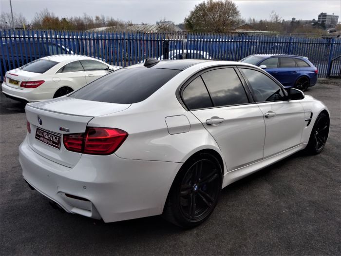 BMW M3 3.0 M3 4dr DCT HUGH SPEC 1 OWNER FROM NEW MINERAL WHITE Saloon Petrol White
