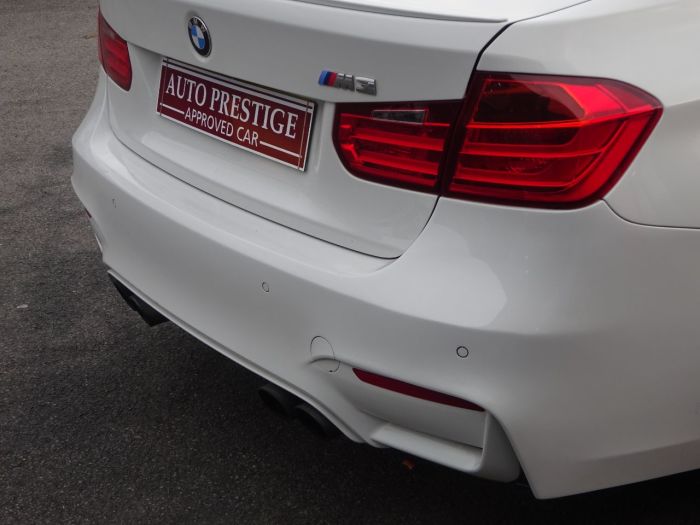 BMW M3 3.0 M3 4dr DCT HUGH SPEC 1 OWNER FROM NEW MINERAL WHITE Saloon Petrol White