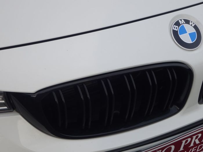 BMW M3 3.0 M3 4dr DCT HUGH SPEC 1 OWNER FROM NEW MINERAL WHITE Saloon Petrol White