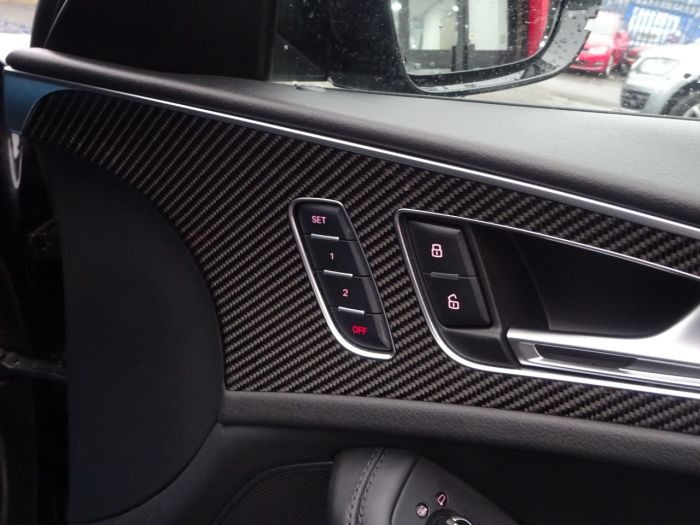 Audi RS6 4.0T FSI Quattro 5dr Tip Auto LOW MILEAGE 2 OWNERS PAN ROOF STEALTH PACK Estate Petrol Black